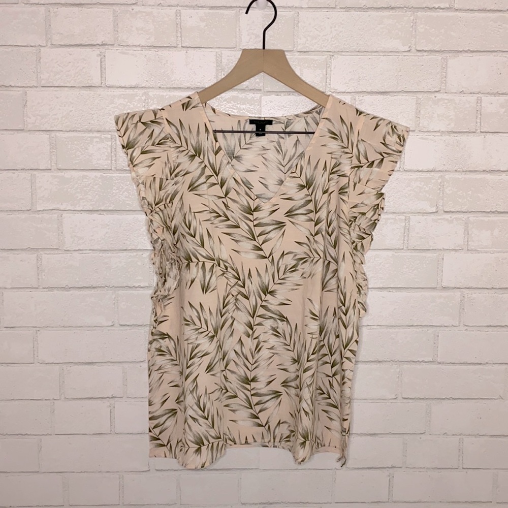 Ann Taylor short sleeve ruffle shell top